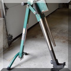 T08. Fireplace Friend log splitter